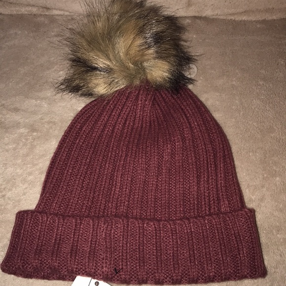 Calvin Klein terra beanie hat with faux fur Pom New - Picture 4 of 7